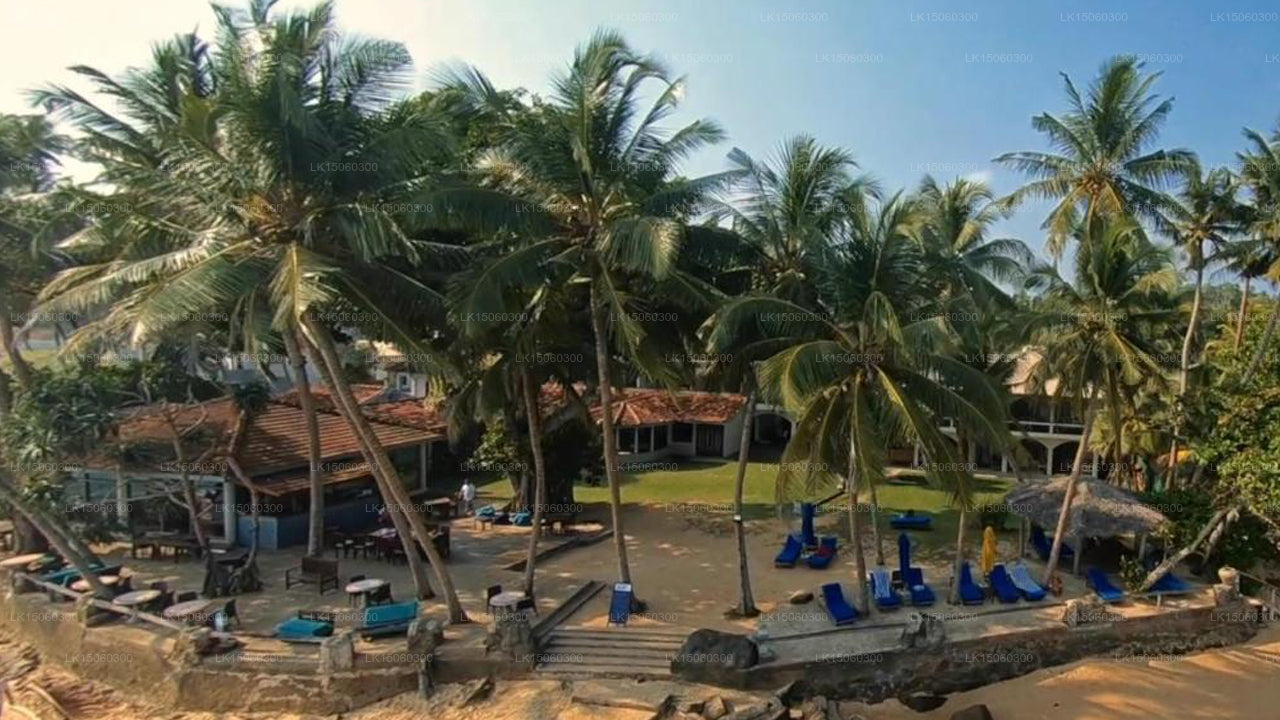 Sri Gemunu Beach Resort