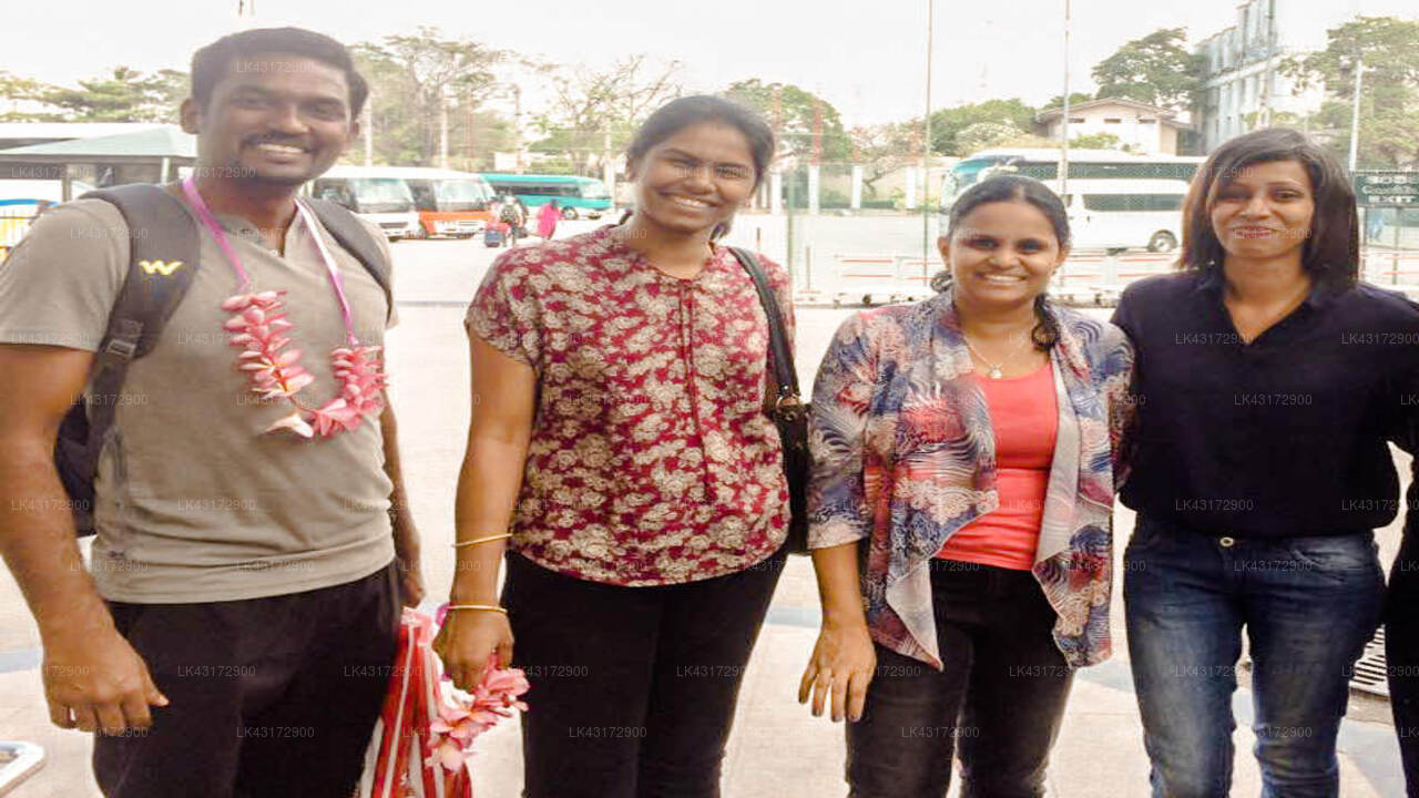 Transfer between Colombo Airport (CMB) and Elephant Gate, Sigiriya