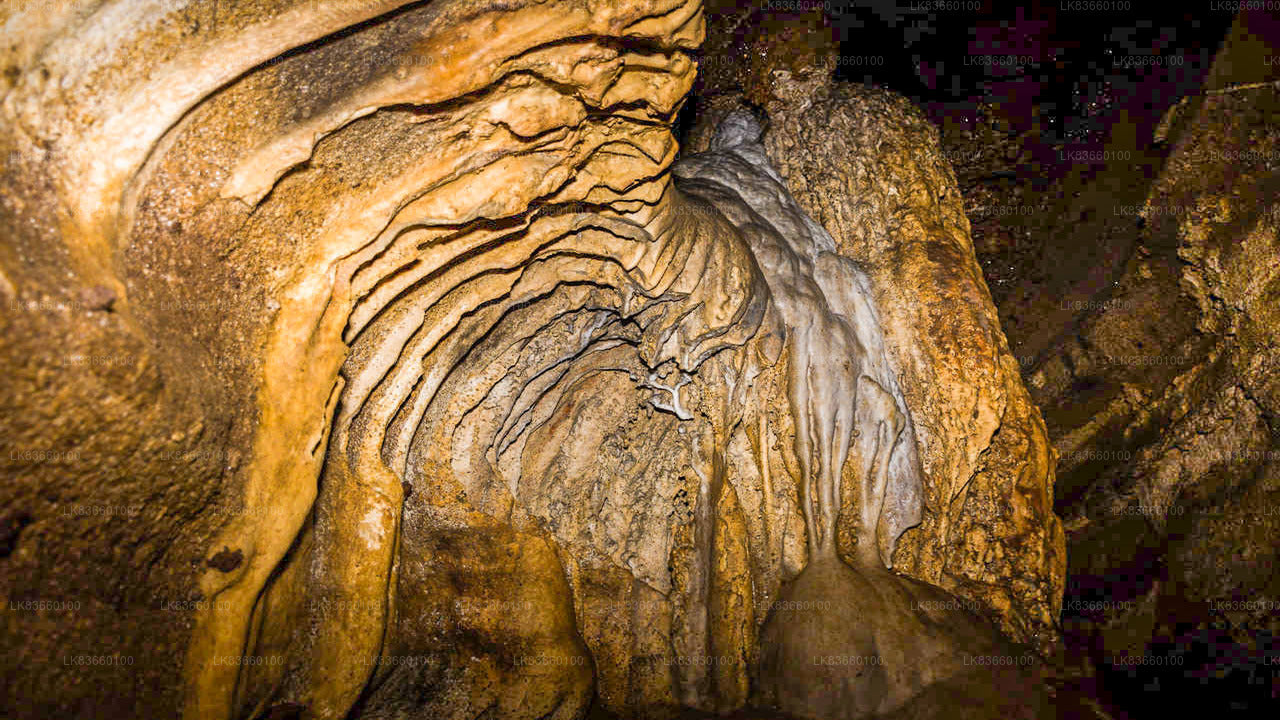 استكشف كهف بانيلا من جبل لافينيا